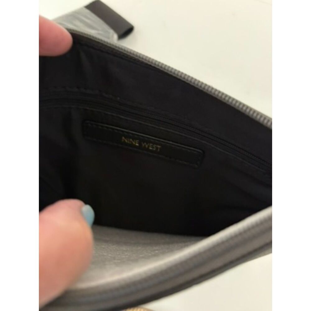 Nine west Wristlet NEW - Picture 9 of 10